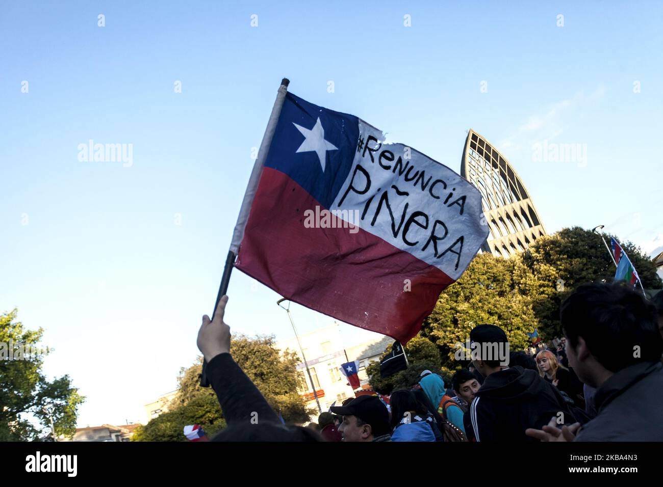 Osorno, Chile. 4 de noviembre de 2019. En todas las ciudades de Chile  continúan las marchas y protestas contra el gobierno de Sebastián Piñera,  que son fuertemente reprimidas por la policía. Hasta