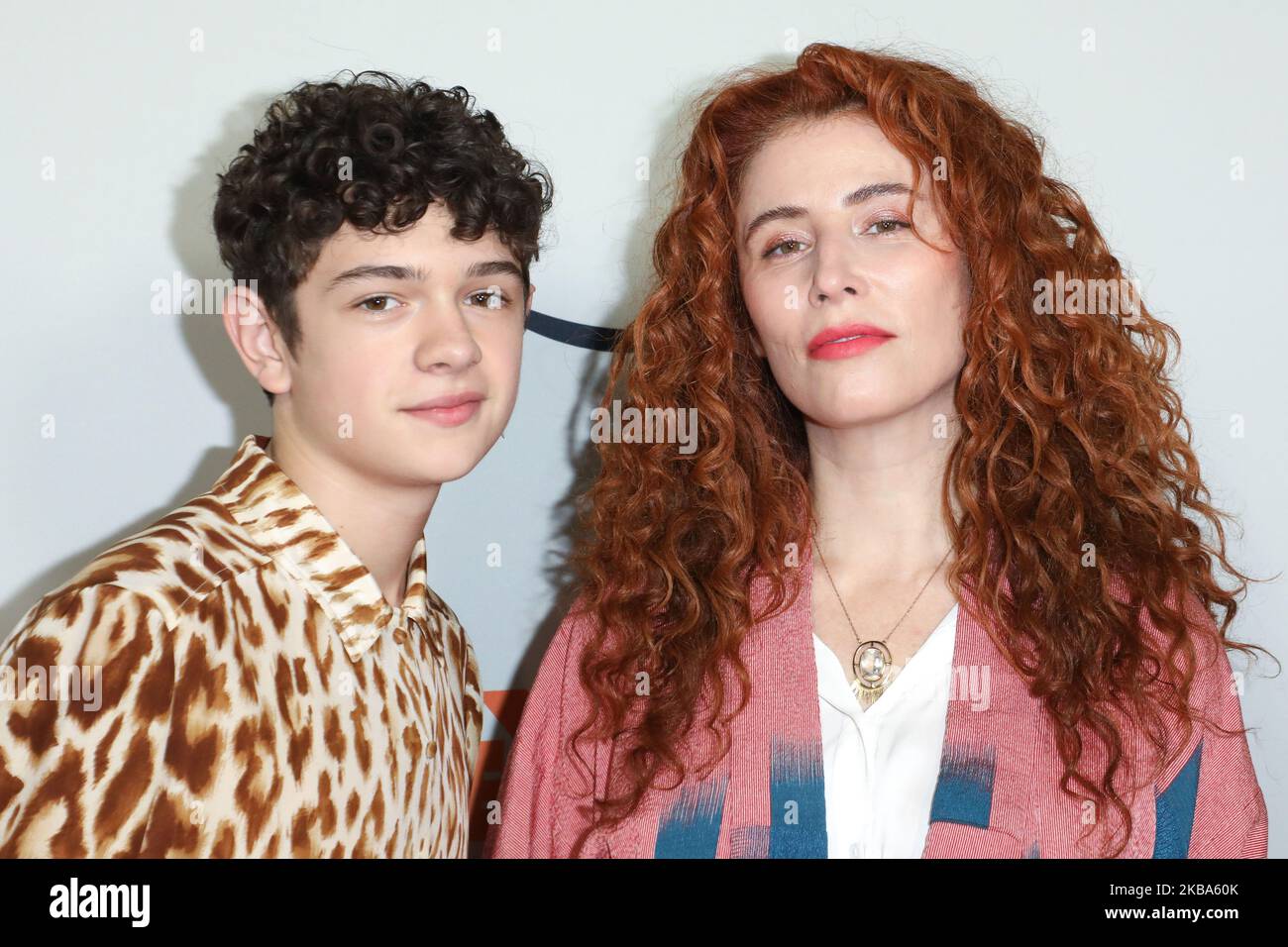 HOLLYWOOD, LOS ANGELES, CALIFORNIA, USA - NOVIEMBRE 05: Noah Jupe y Alma Har'El arriban al estreno en Los Angeles de 'Honey Boy' 'Honey Boy', celebrado en Arclight Cinemas Hollywood Cinerama Dome el 5 de noviembre de 2019 en Hollywood, Los Angeles, California, Estados Unidos. (Foto de Image Press Agency/NurPhoto) Foto de stock