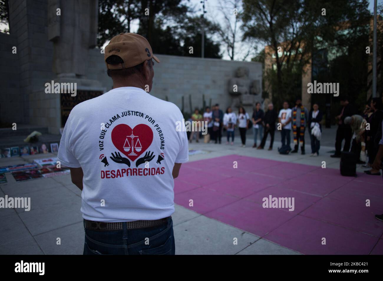 Monumento a los desaparecidos fotografías e imágenes de alta resolución