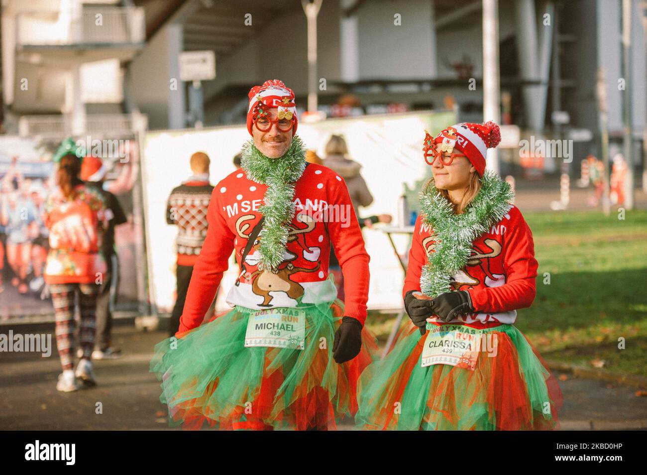 Weihnachtspullover fotografías e imágenes de alta resolución - Alamy