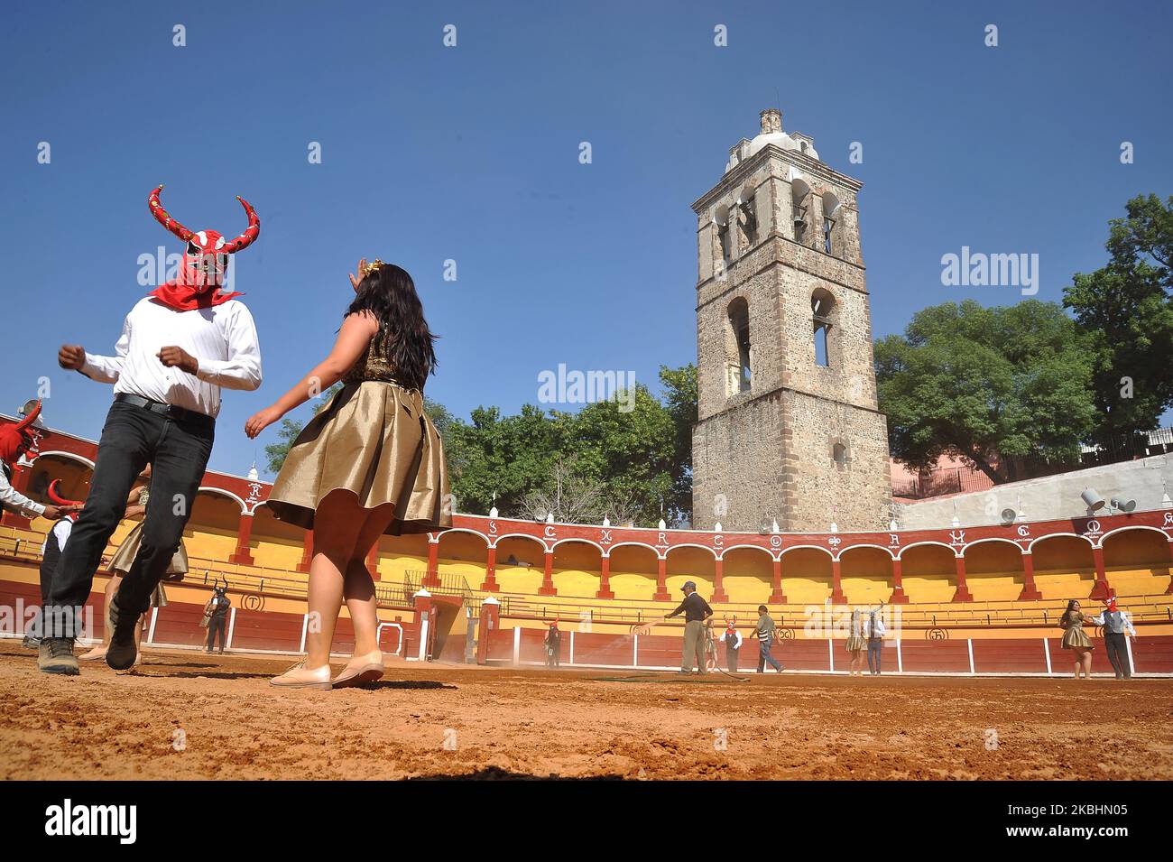 Forma de vestir fotografías e imágenes de alta resolución - Alamy