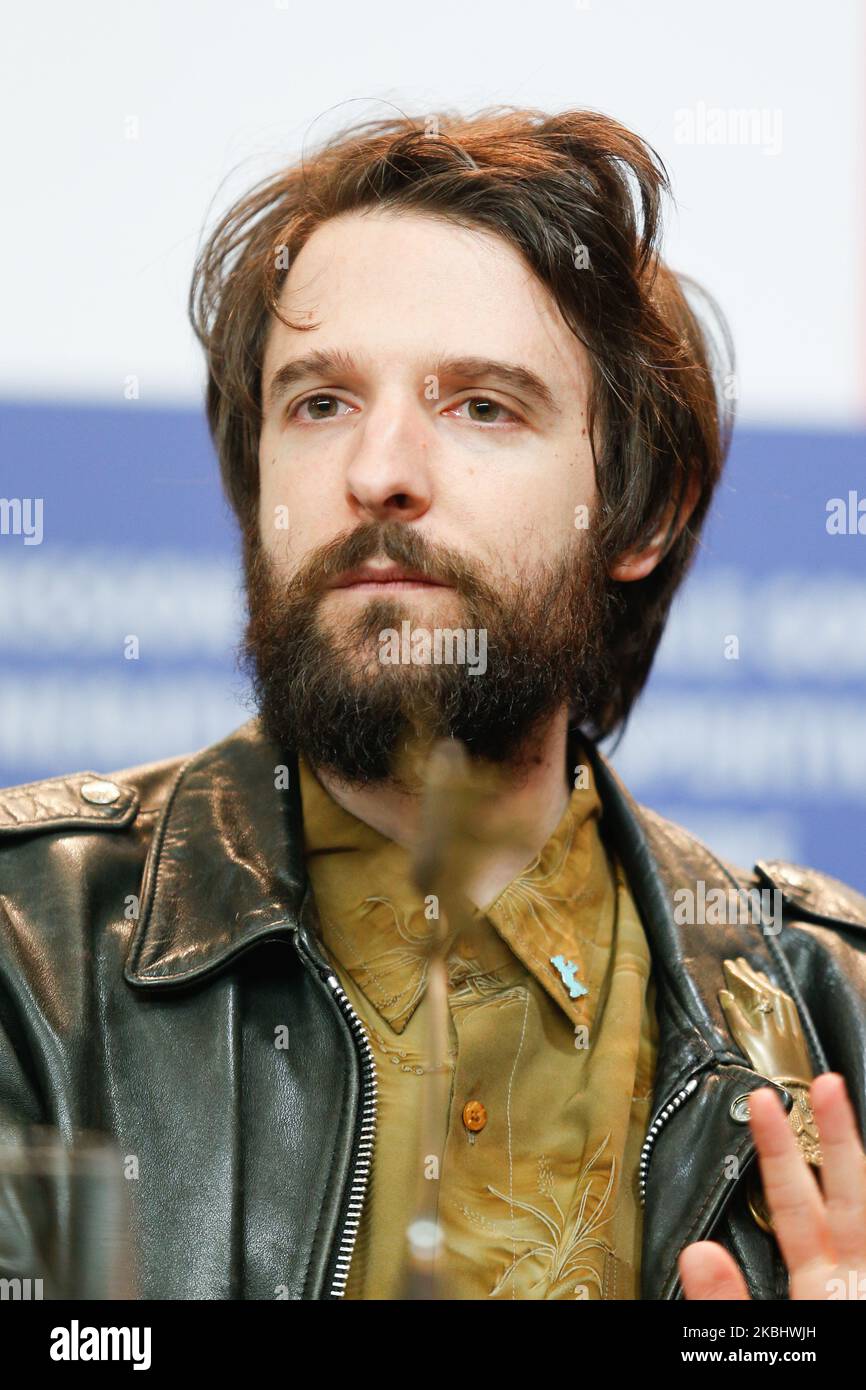 El director y guionista italiano Damiano Innocenzo asiste a la conferencia de prensa 'Bed Tales' durante el 70th Festival Internacional de Cine de Berlinale en el Grand Hyatt de Berlín, Alemania, el 25 de febrero de 2020. (Foto de Dominika Zarzycka/NurPhoto) Foto de stock