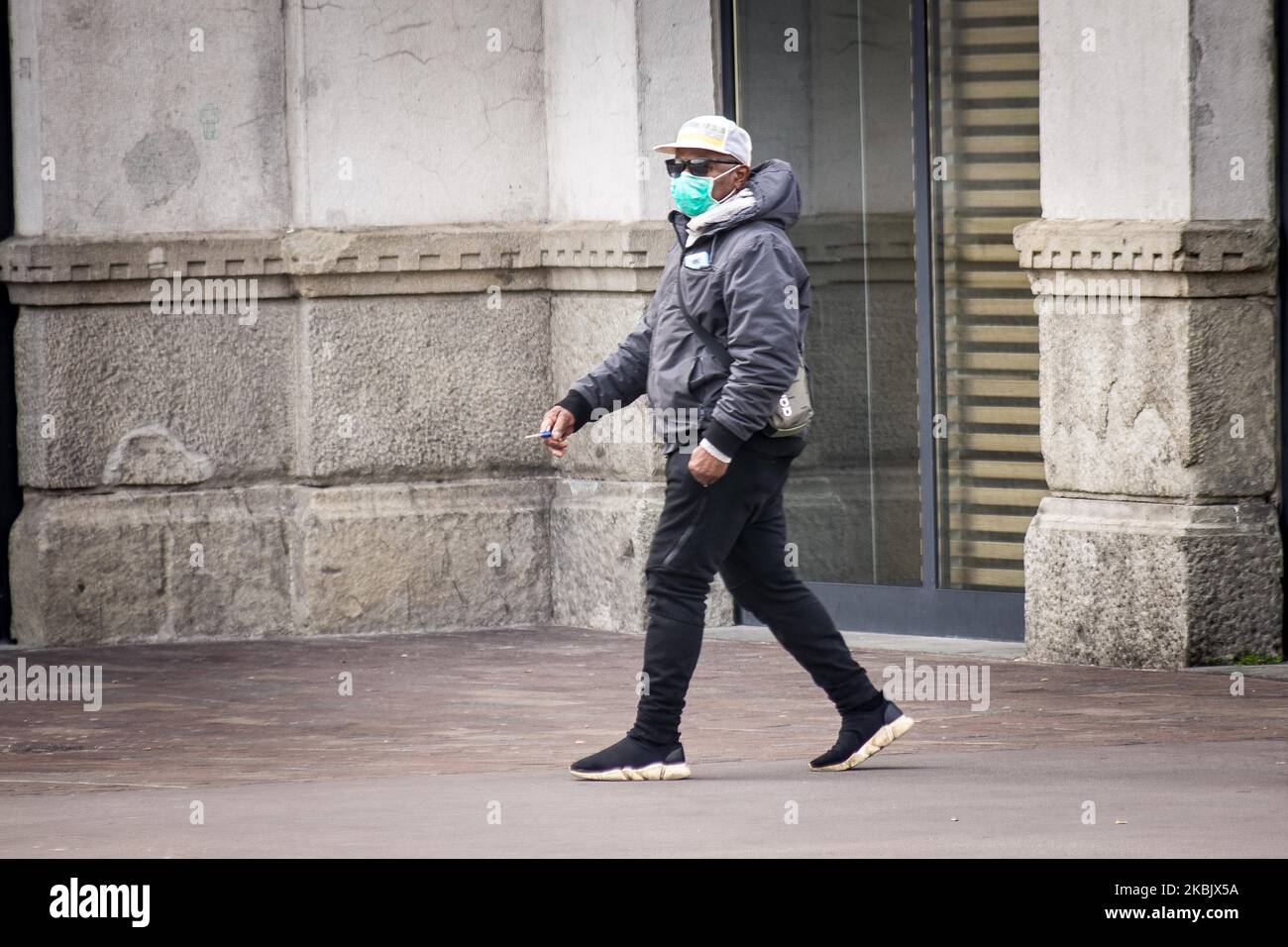 Vida cotidiana en Padova, Italia, el 12 de marzo de 2020 después del cierre de todas las tiendas requeridas por el gobierno para prevenir la propagación de la corona del virus (Foto de Massimo Bertolini/NurPhoto) Foto de stock