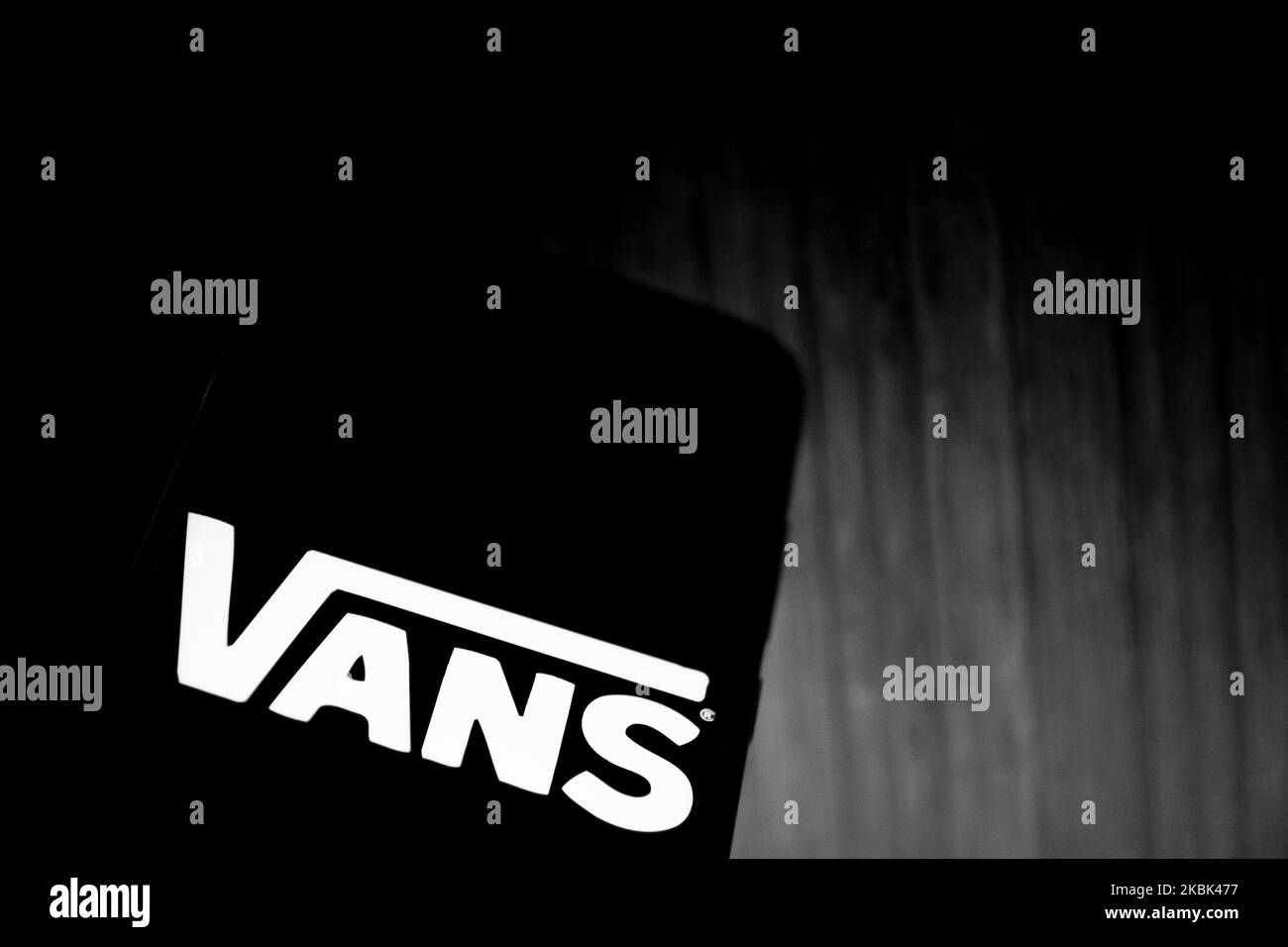Vans logo Imágenes de stock en blanco y negro - Alamy
