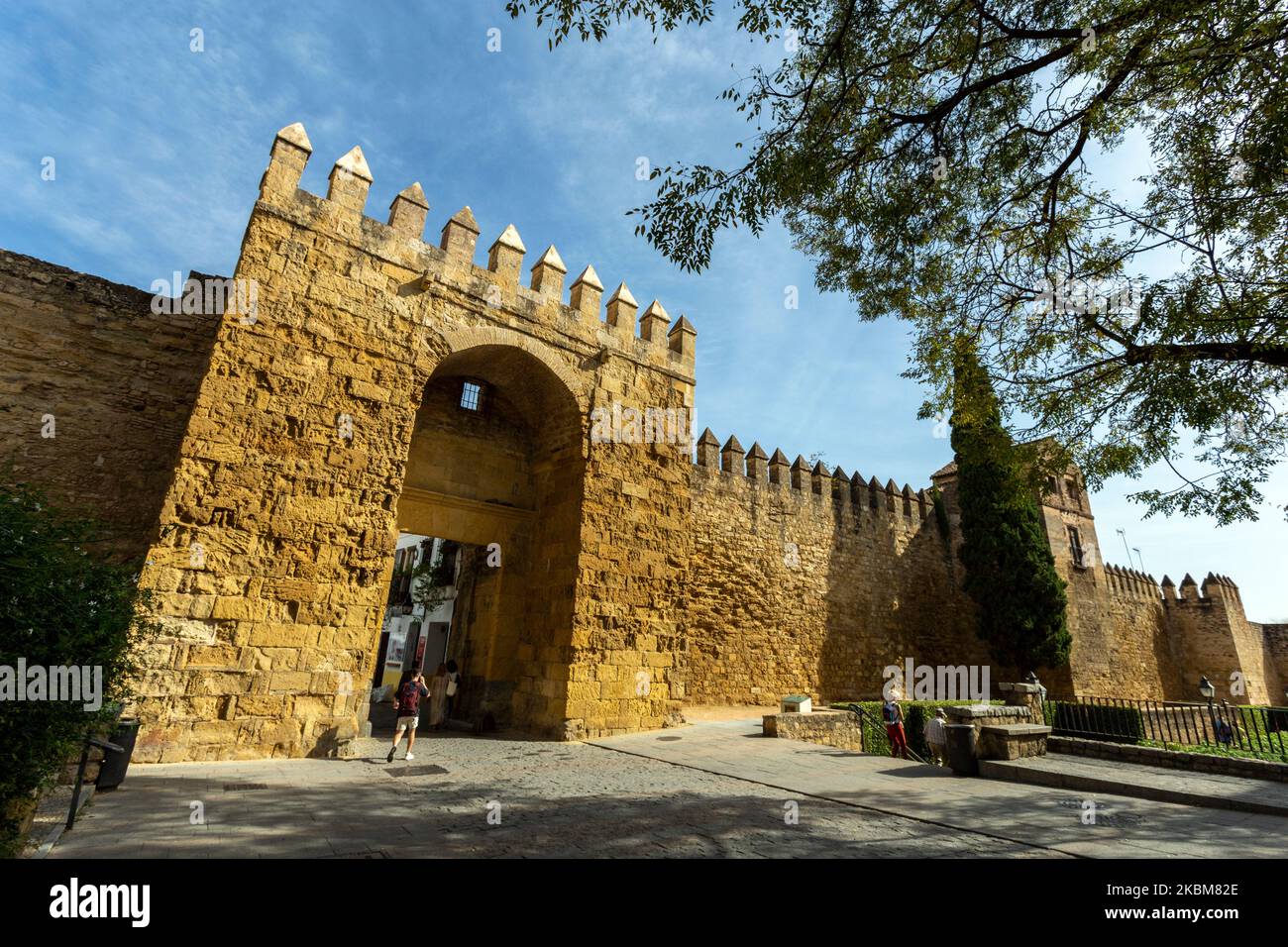 Puerta de Almodóvar, en la antigua muralla de la ciudad de Córdoba, España  Fotografía de stock - Alamy