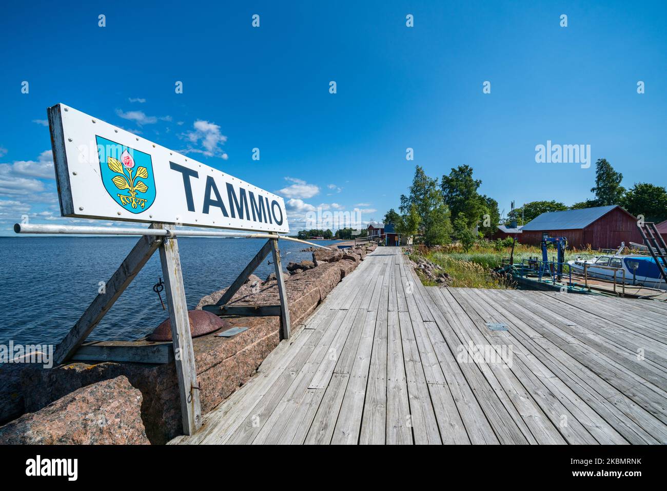 Muelle del puerto en la isla Tammio, Hamina, Finlandia Foto de stock