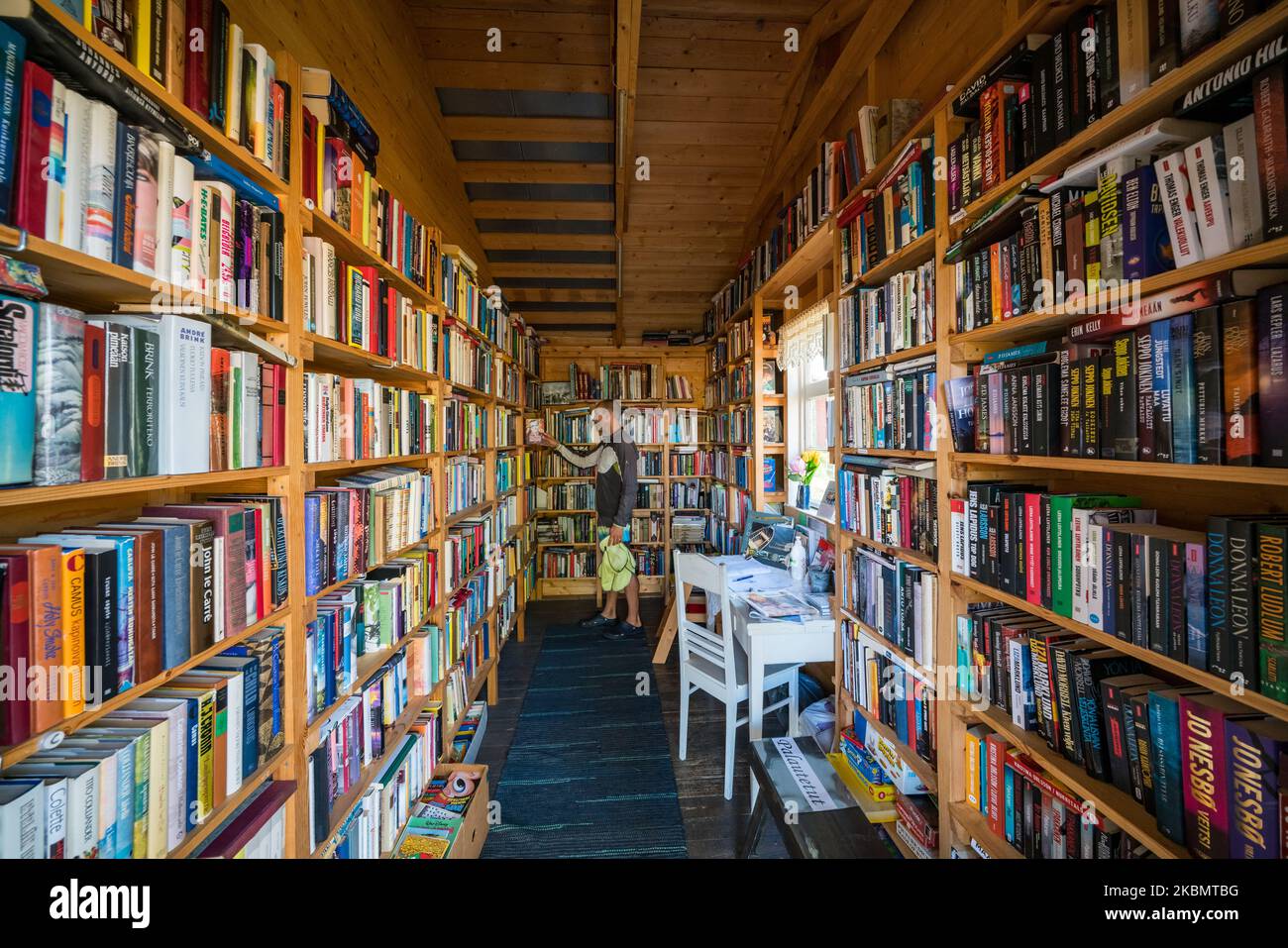 Una pequeña biblioteca en la isla de Tammio, Hamina, Finlandia Foto de stock