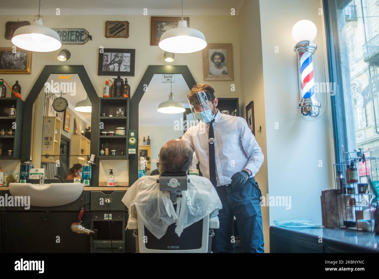 Machete barber shop fotografías e imágenes de alta resolución - Alamy