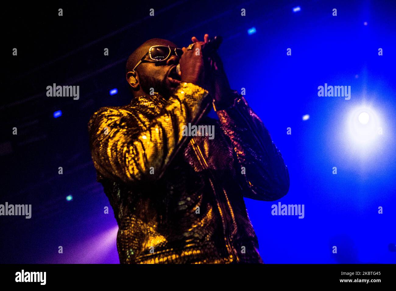 Maitre gims artista fotografías e imágenes de alta resolución - Alamy