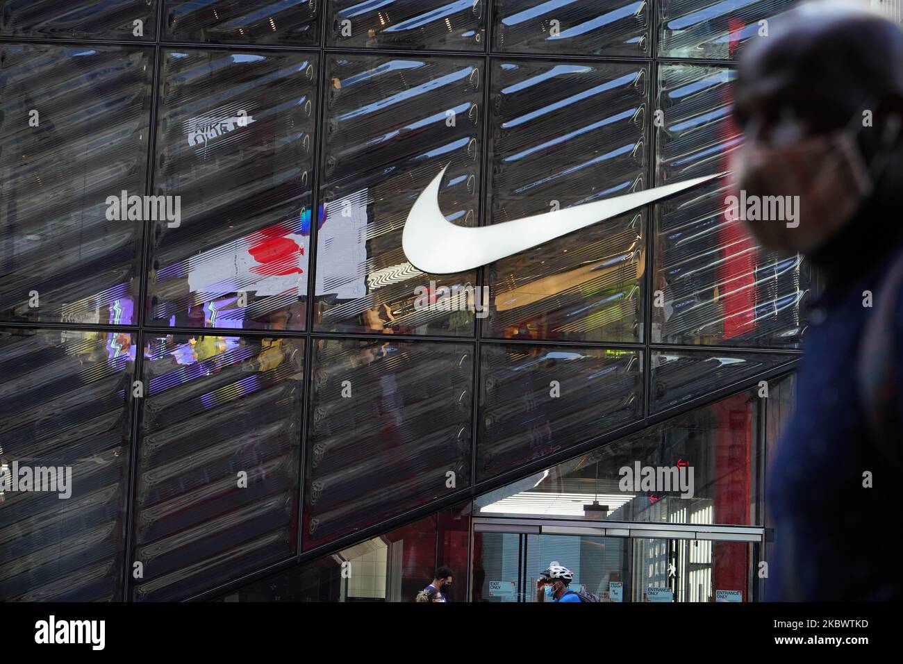 Coronavirus nike fotografías e imágenes de alta resolución - Página 2 -  Alamy