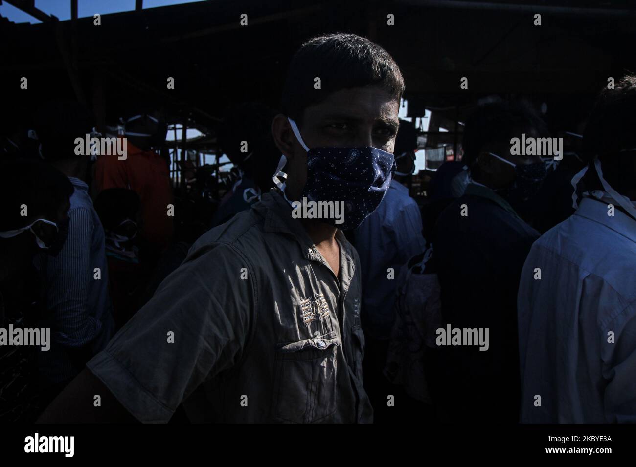 El 7 de septiembre de 2020, en la provincia de Aceh (Indonesia), un total de 296 migrantes de etnia rohingya, de los cuales 104 eran hombres, 178 mujeres y 14 niños, quedaron varados en la zona de la playa de Ujong Blang, en Lhokseumawe. (Foto de Fachrul Reza/NurPhoto) Foto de stock