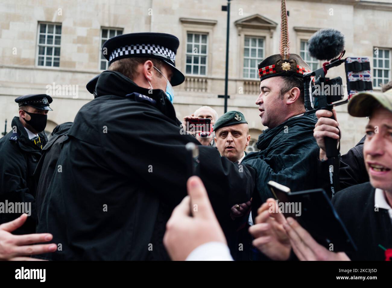 Whitehall, cerrado al público por el servicio Dominical de Recuerdo debido a las restricciones de cierre destinadas a combatir el brote de coronavirus. En Londres, Gran Bretaña, 08 de noviembre de 2020. Los servicios del domingo de la memoria son todavía capaces a Adelante a pesar de las covid-19 medidas en vigor en las diversas naciones del Reino Unido. Cada país ha publicado directrices para garantizar la seguridad de los participantes. (Foto de Maciek Musialek/NurPhoto) Foto de stock