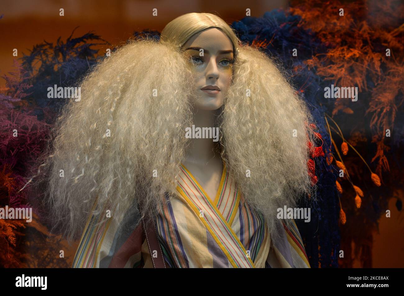 Nuevo escaparate de la temporada de verano de brown thomas fotografías