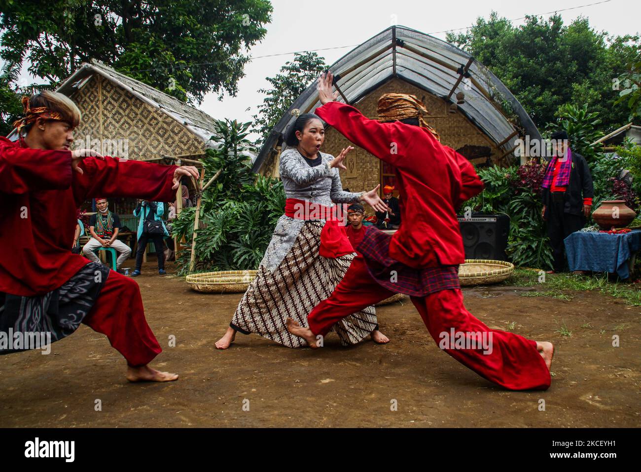 Los cazas de Pencak Silat realizan varios movimientos el 20 de mayo de