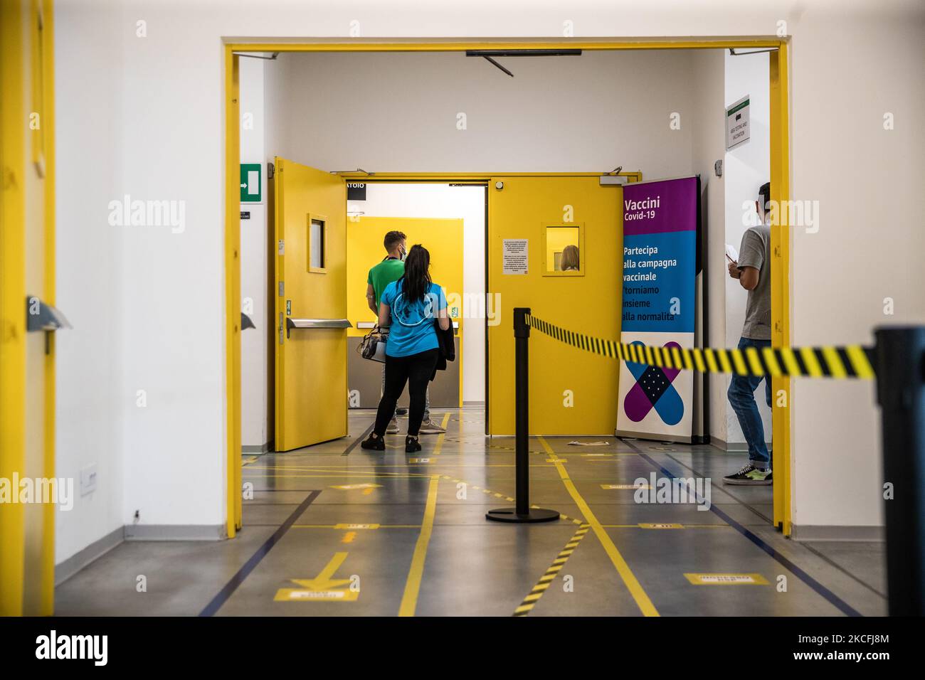 Punto de vacunación dentro del centro logístico amazónico de Torrazza