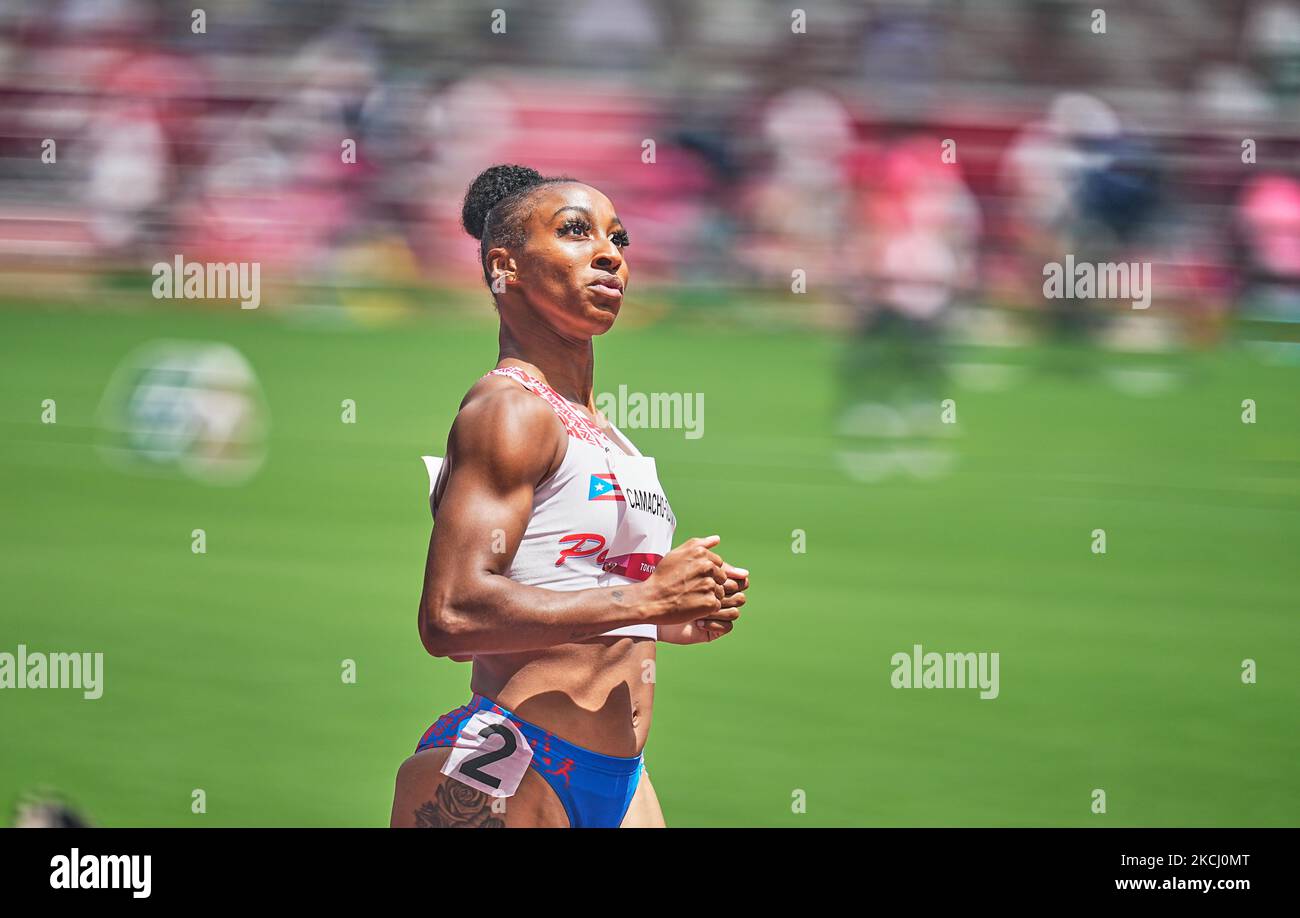 Jasmine CamachoQuinn de Puerto Rico durante 100 metros de vallas para