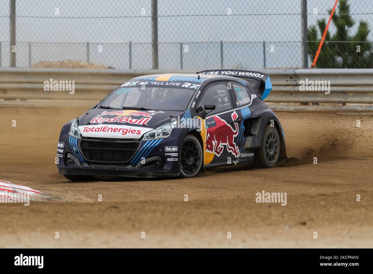 Timmy HANSEN (SWE) en Peugeot 208 del Hansen World RX Team en acción durante la RX Mundial de Portugal 2021, en el Circuito Internacional de Montalegre, el 16 de octubre de 2021 en Montalegre, Portugal. (Foto de Paulo Oliveira / NurPhoto) Foto de stock