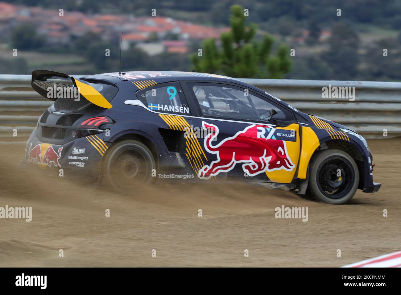 Kevin HANSEN (SWE) en el Peugeot 208 del Hansen World RX Team en acción durante el World RX of Portugal 2021, en el Circuito Internacional de Montalegre, el 16 de octubre de 2021 en Montalegre, Portugal. (Foto de Paulo Oliveira / NurPhoto) Foto de stock