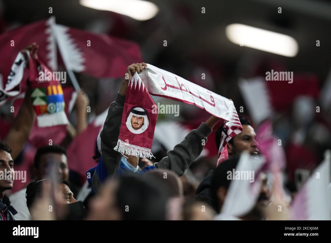 Los fans del equipo de Qatar durante el partido de cuartos de final de