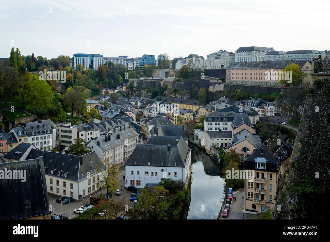 Paisaje urbano de Luxemburgo con el barrio de Grund Foto de stock