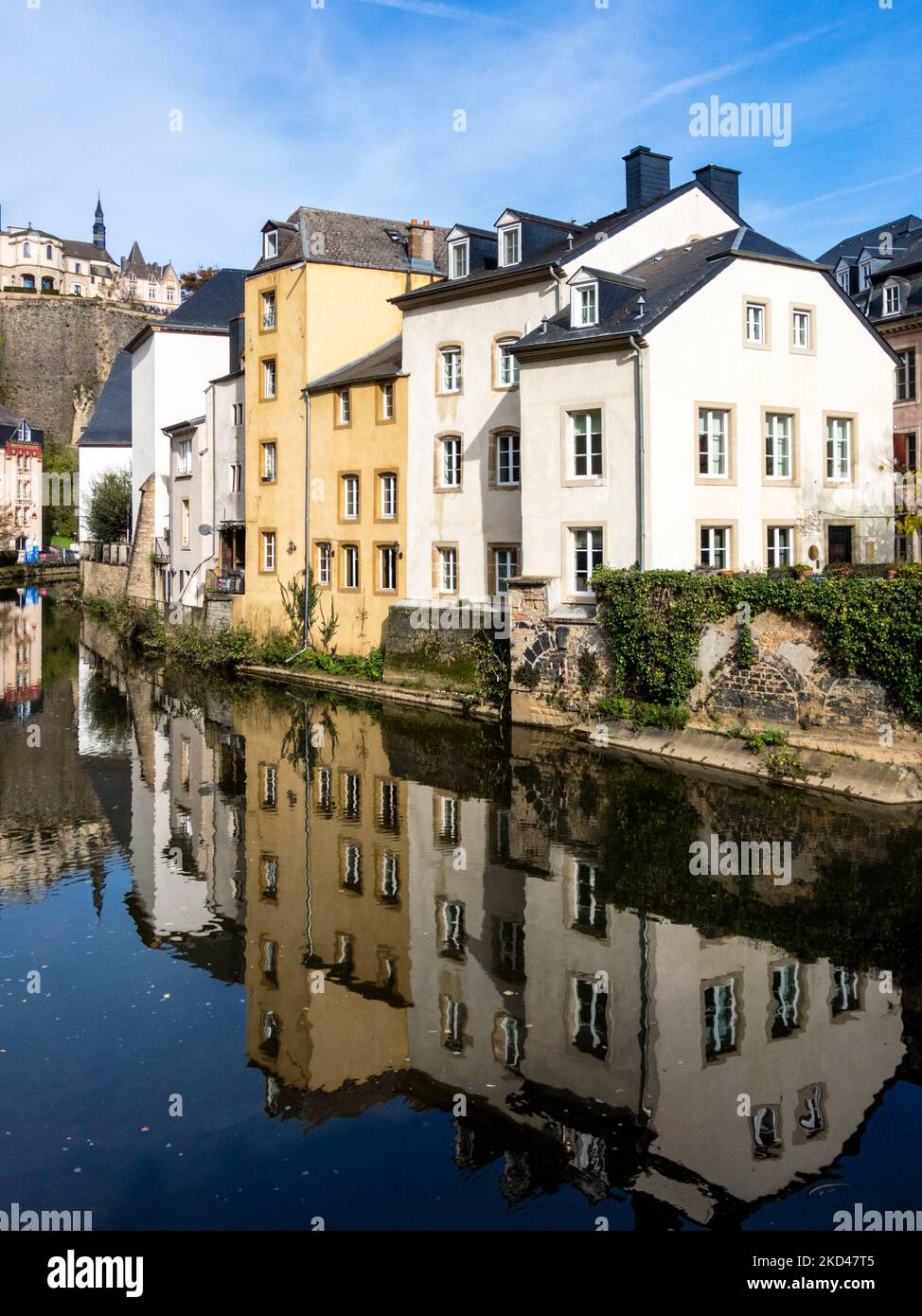 Paisaje urbano de Luxemburgo con el barrio de Grund Foto de stock