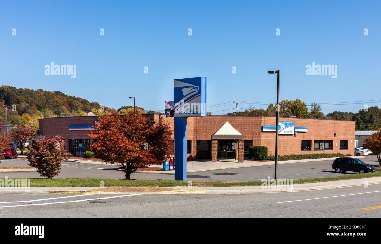 GALAX, VIRGINIA, EE.UU.-15 DE OCTUBRE de 2022: Oficina de Correos de EE.UU. En Galax. Edificio y señalización. Foto de stock