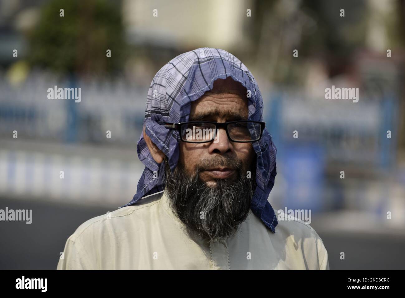 Coberturas de cabeza de pañuelos fotografías e imágenes de alta resolución  - Alamy