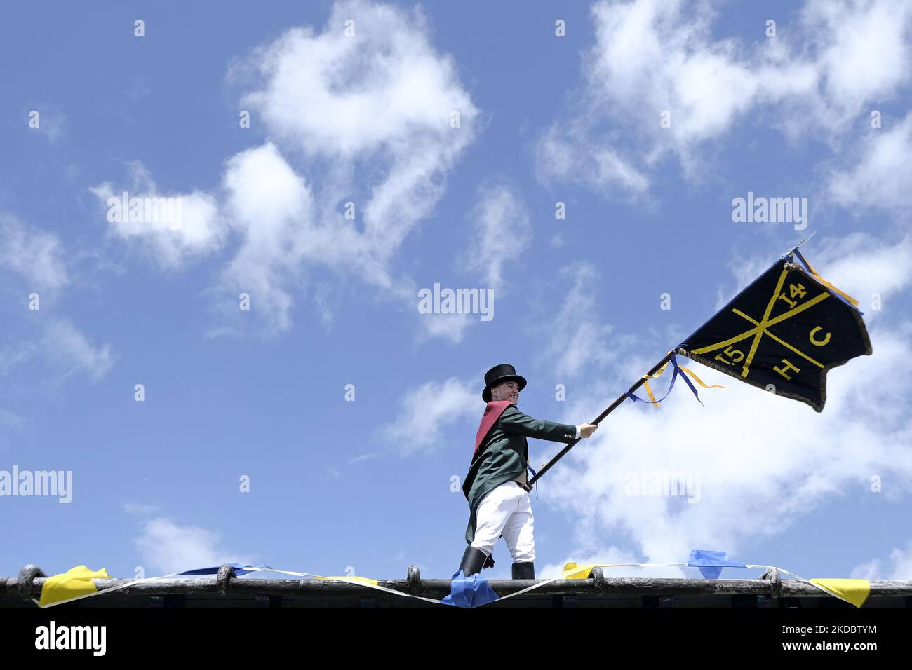 Hawick 2022, Greig Middlemass Olas el Banner Azul desde el techo