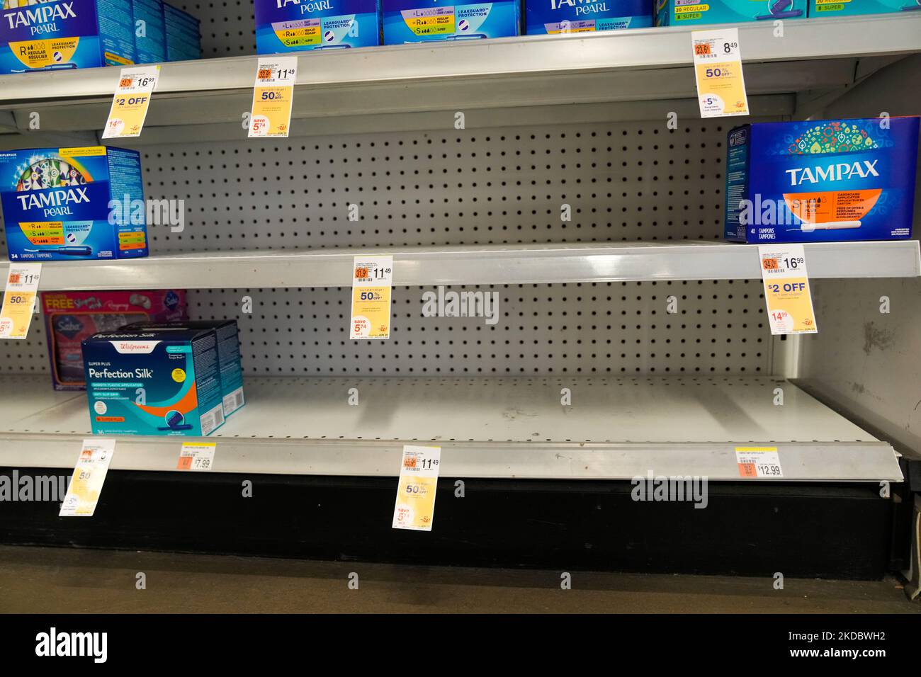 Vista de los productos para la higiene de las mujeres en una Duane