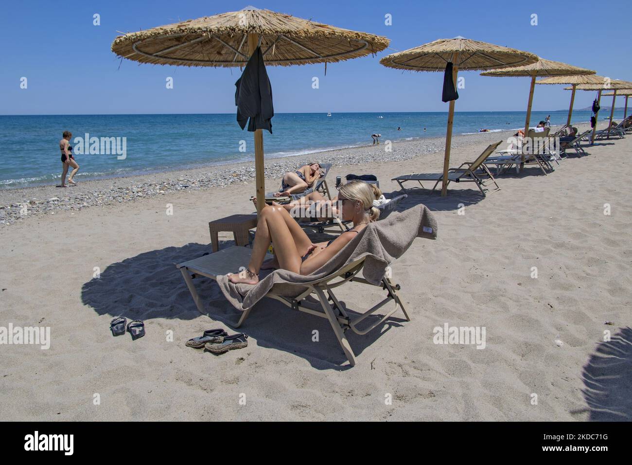 Beautiful young woman in a bikini fotografías e imágenes de alta resolución  - Página 26 - Alamy