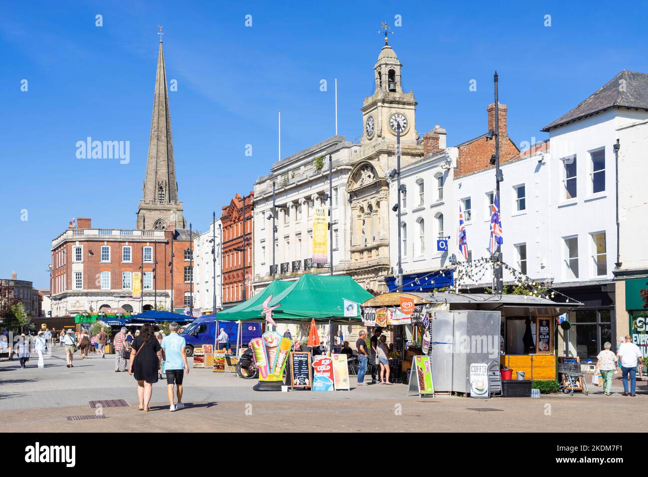 Hereford High Town shopping center with My Coffee Corner - High Town coffee cart in the Market Square Hereford Herefordshire England UK GB Europe Foto de stock
