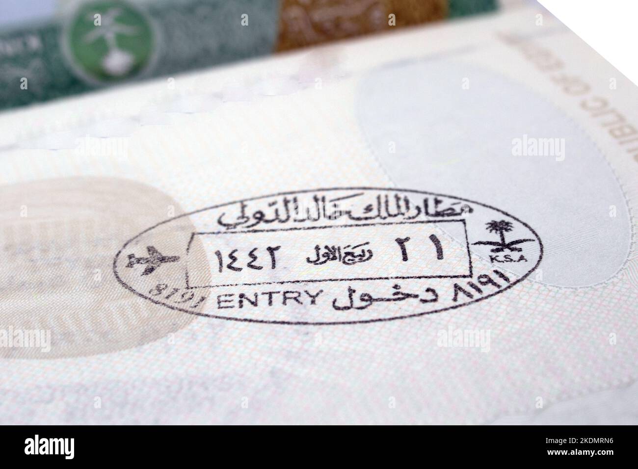 Pasaporte con sellos aislados sobre fondo Foto de stock
