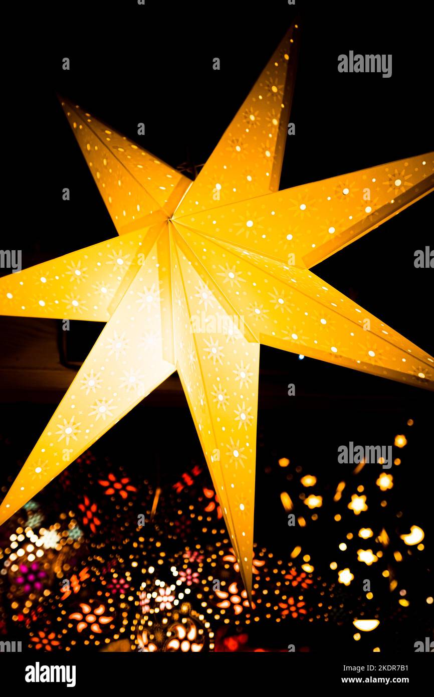 Decoraciones estrella fotografías e imágenes de alta resolución - Alamy
