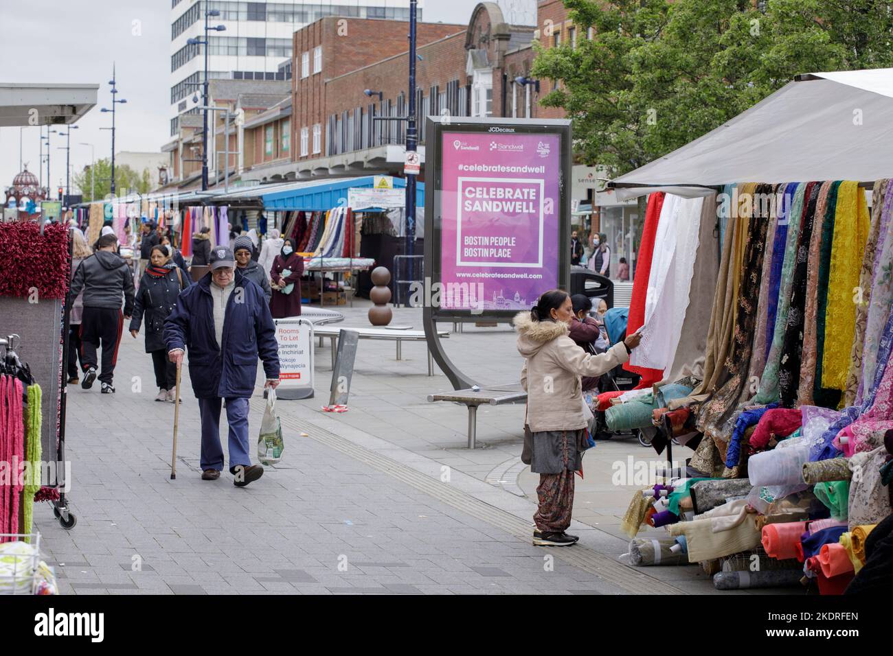 El mercado al aire libre en West Bromwich High Street. Foto de stock