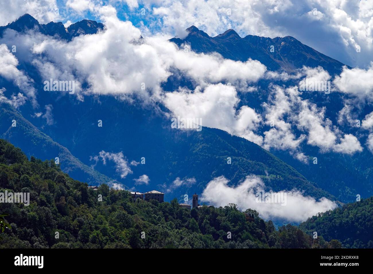 Val Masino, Mello, Alpes del Sur, Alpes, Italia Foto de stock