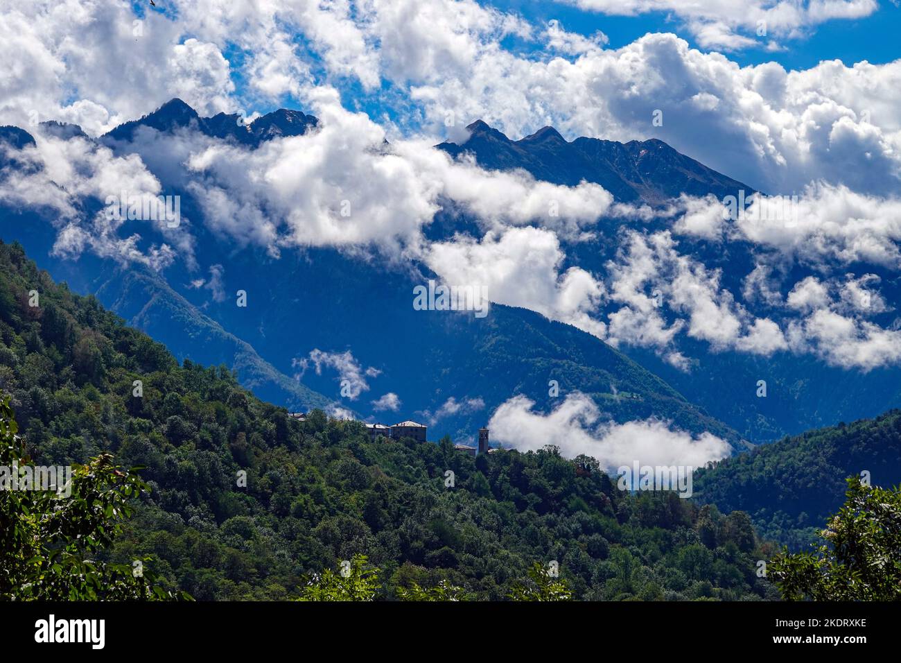 Val Masino, Mello, Alpes del Sur, Alpes, Italia Foto de stock