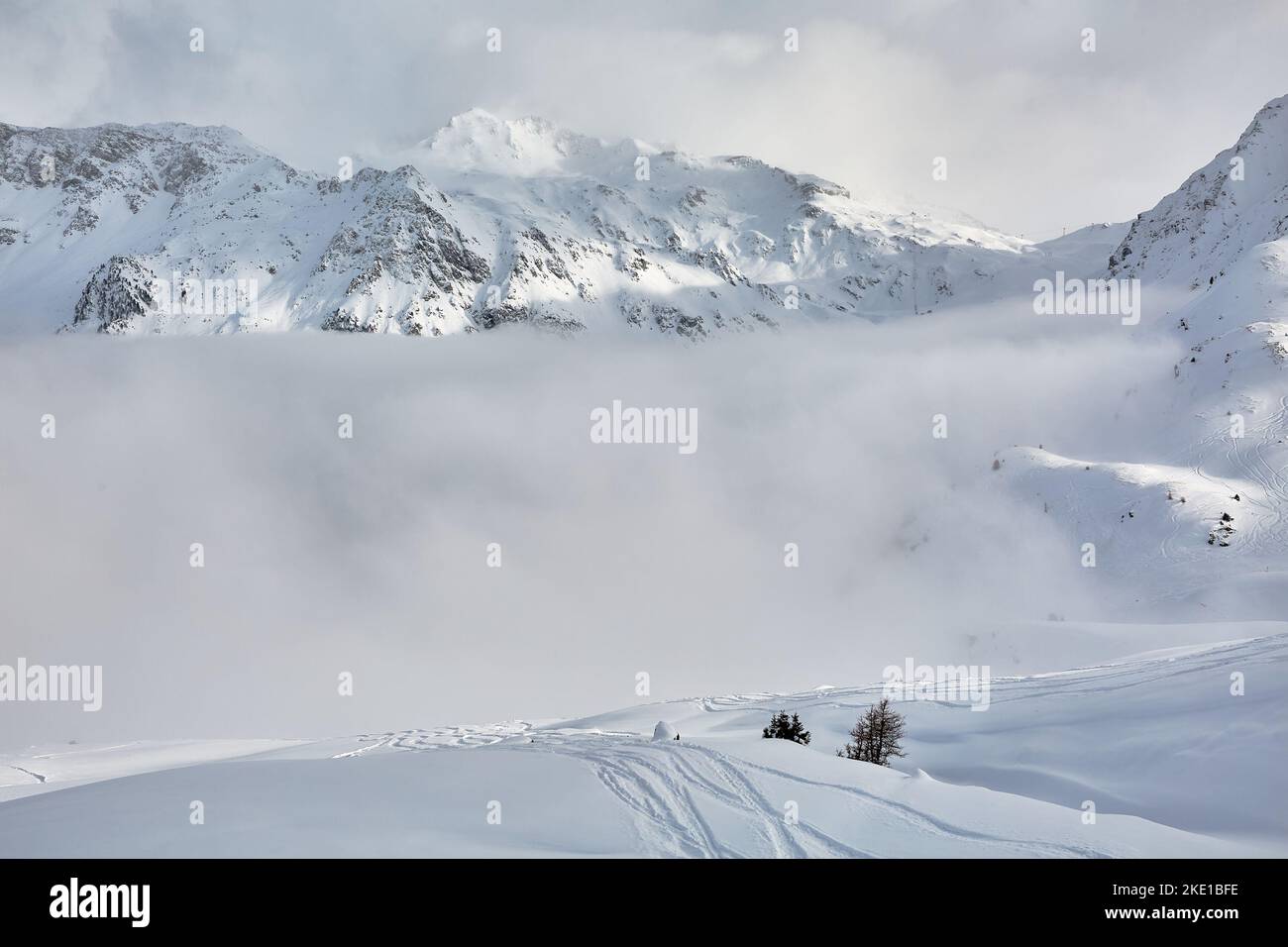 Pistas de esquí desde la parte superior Foto de stock