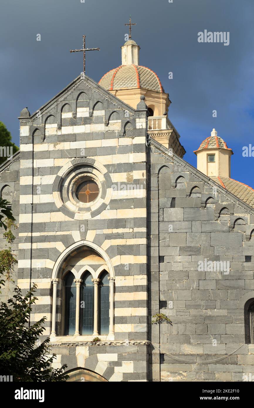 Iglesia de San Lorenzo, Porto Venere (Portovenere), Italia Foto de stock