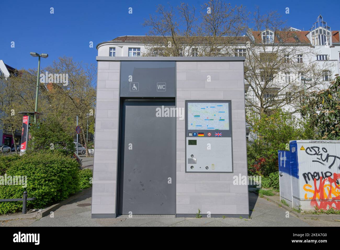 City-Toilette, Bundesplatz, Bundesallee, Wilmersdorf, Berlín, Alemania Foto de stock