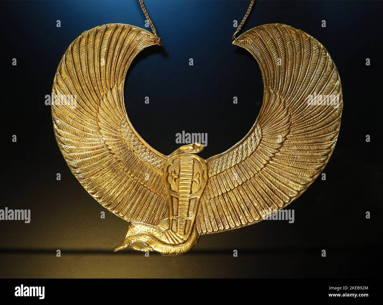 Aló a Kobra en oro de la tumba de Tutankhamon Foto de stock