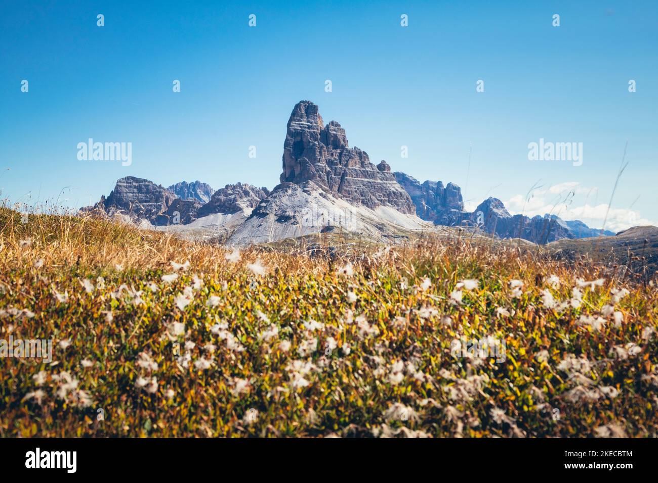 Italia, Véneto, Auronzo di Cadore. El Tre Cime di Lavaredo, visto desde el Monte Piana, Dolomitas Foto de stock