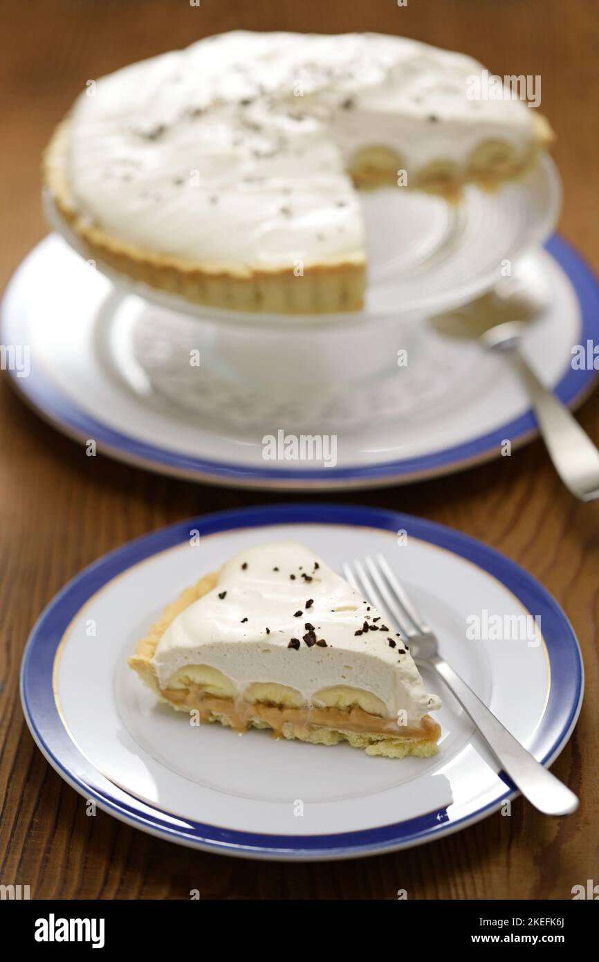 receta clásica de la tarta de banoffice; se sirve la tarta de banoffice. Foto de stock