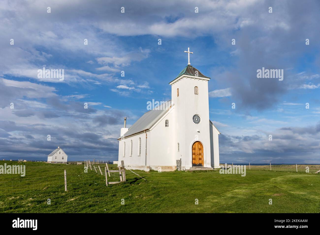 Iglesia; Flatey; Islandia Foto de stock