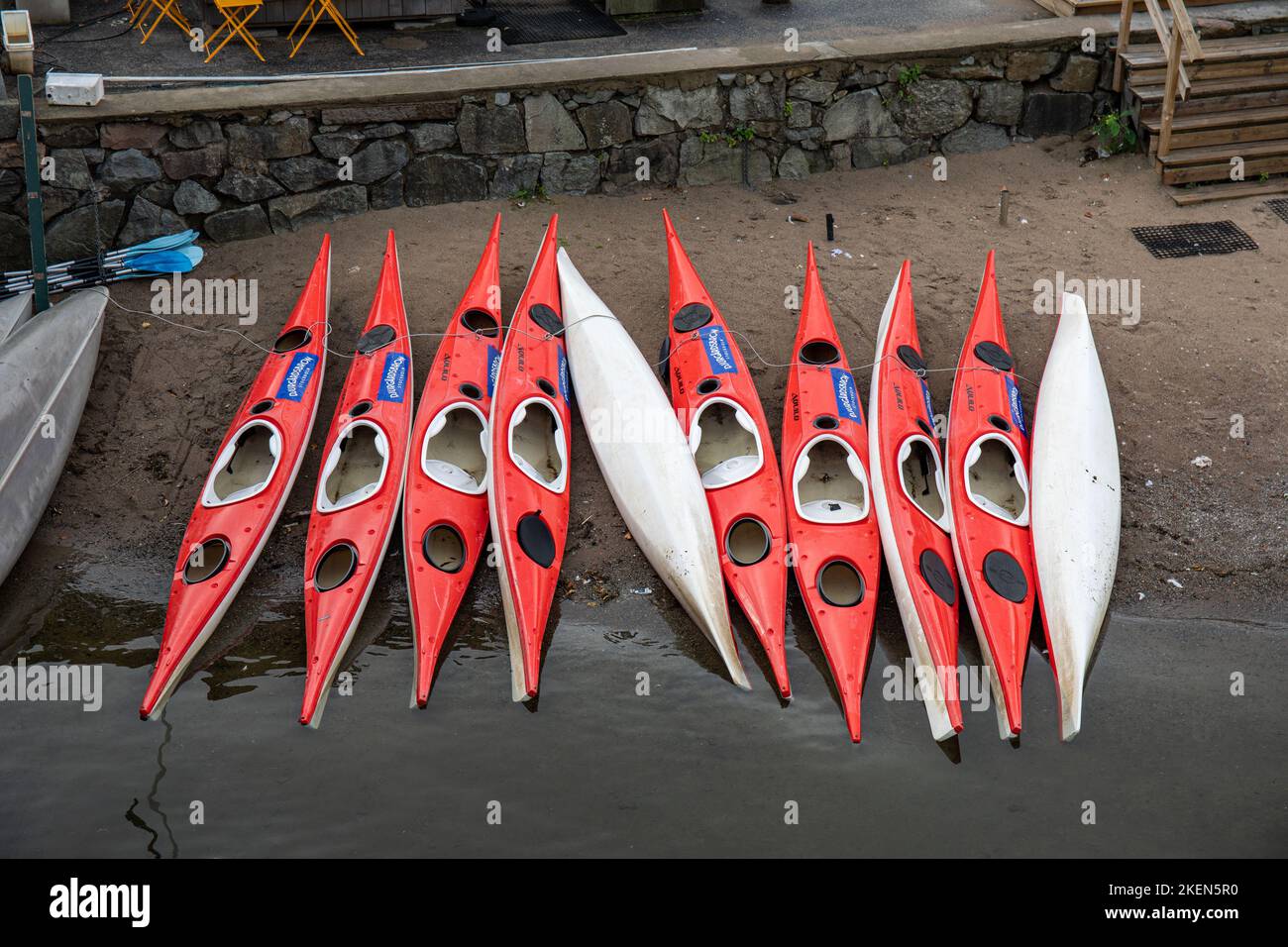 Kayaks de alquiler fotografías e imágenes de alta resolución - Alamy