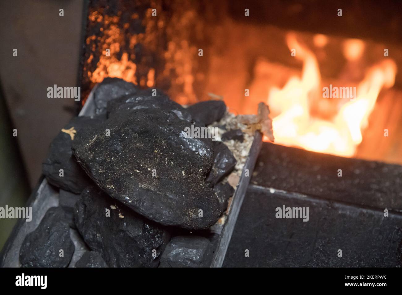 Carbón negro para estufa de carbón en Polonia © Wojciech Strozyk / Alamy Stock Photo Foto de stock
