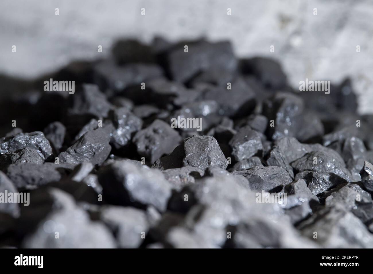 Almacenamiento de carbón negro para la estufa de carbón en Polonia © Wojciech Strozyk / Alamy Stock Photo Foto de stock