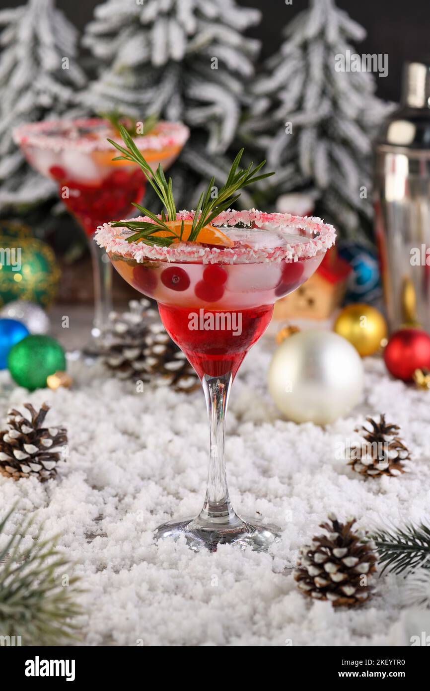 El cóctel de margarita de arándanos de Navidad es de mandarina y romero