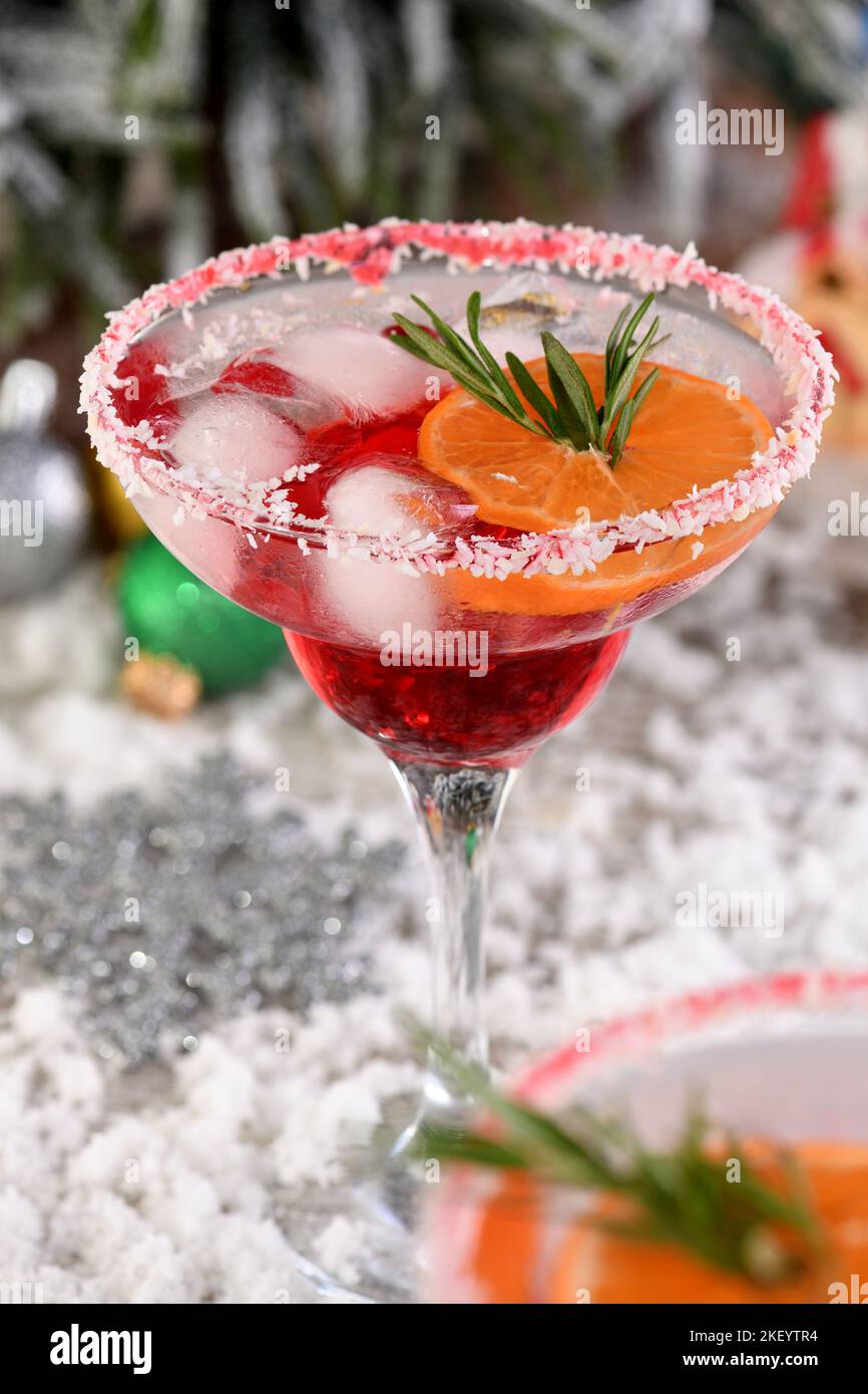 El cóctel de margarita de arándanos de Navidad es de mandarina y romero