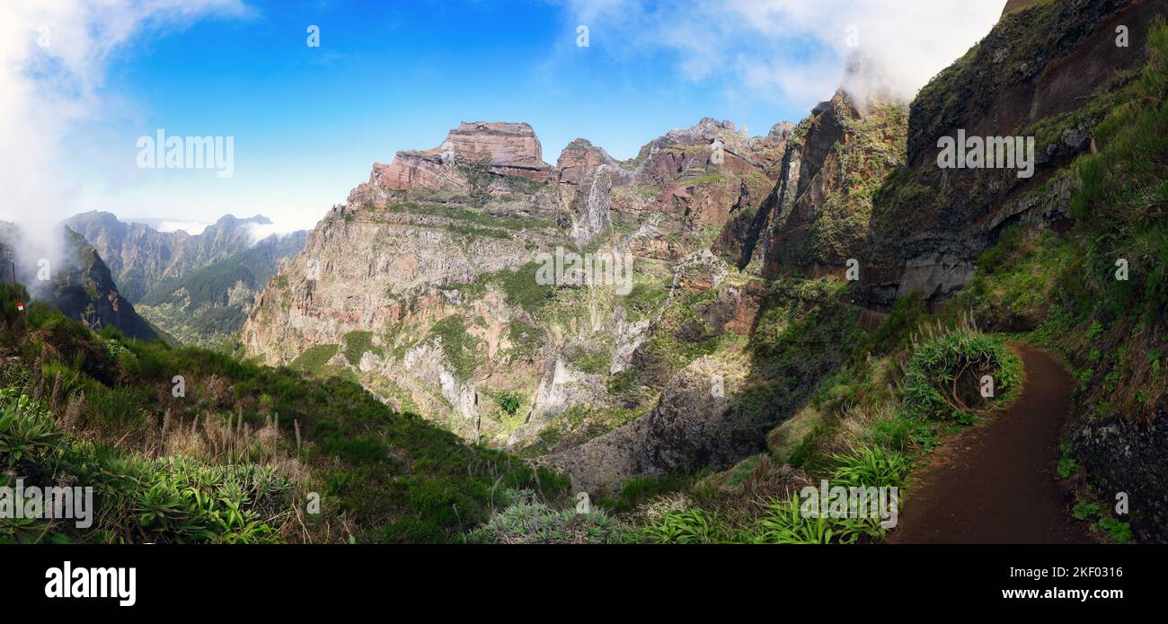 Pico do Ariero y Pico Ruivo - Madeira Portugal - fondo de viaje Foto de stock