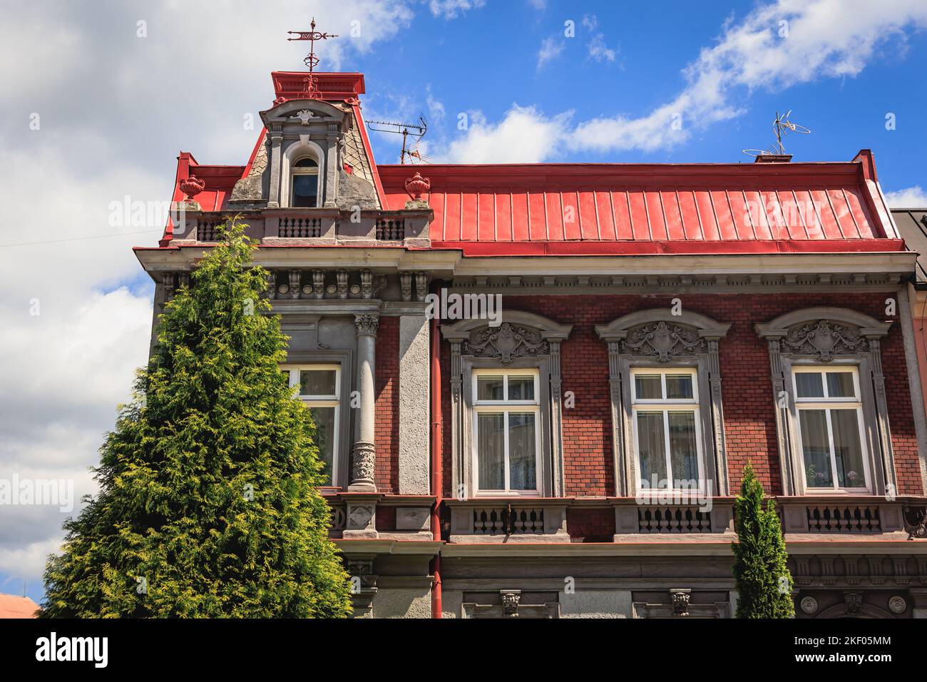 Edificio histórico en el casco antiguo de la ciudad de Cesky Tesin, República Checa Foto de stock
